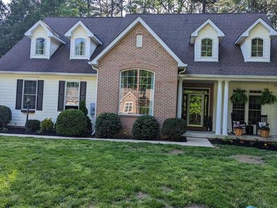 14855 King Charles Dr