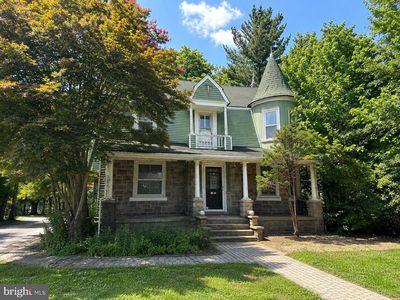 23 Delsea Dr S