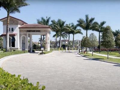 10606 W 33 Avenue #10606