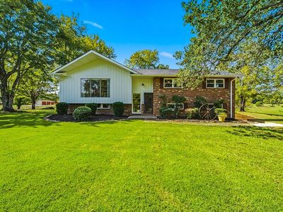 686 Clearwater Rd