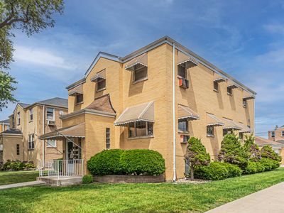 2001 N 73rd Ct