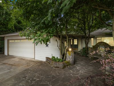 231 NE Scott Dr