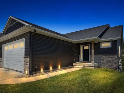 Property at 1302 Legend Dr, Tiffin, IA
