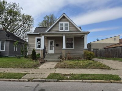 1409 Main St