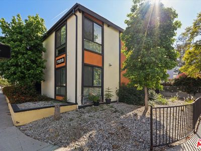 7559 Whitsett Ave