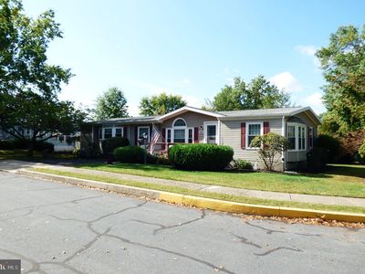 Property at 689 Mimosa Ct, Red Hill, PA