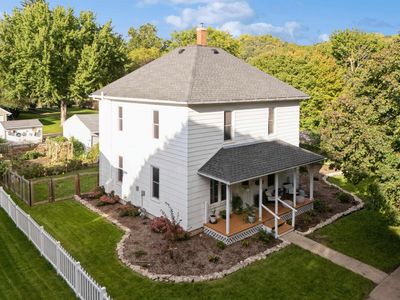 Property at 718 Decorah Ave, Decorah, IA