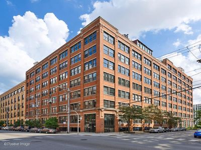 411 S Sangamon St APT 7D