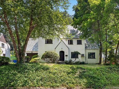 10 River Road