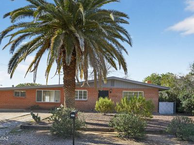 2272 E Blacklidge Dr