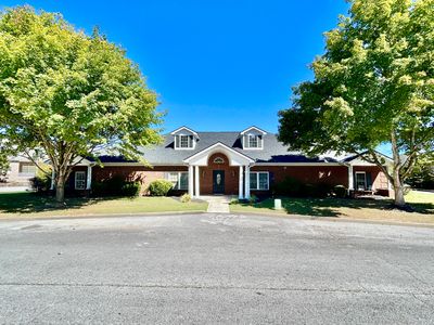 30 Melrose Dr