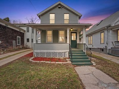 930 East DAYTON Street