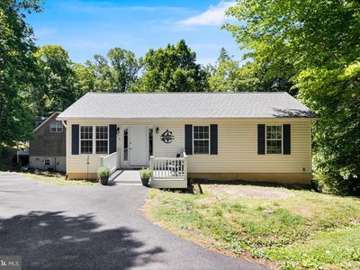 Property at 615 Flint Ct, Lusby, MD