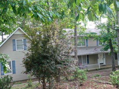 1201 Devonshire Dr NE