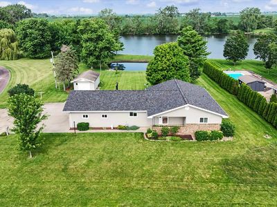 101 Lakeview Dr