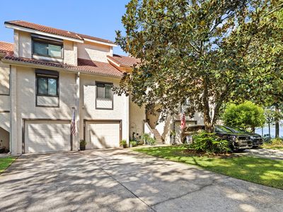 33 Marina Cove Dr