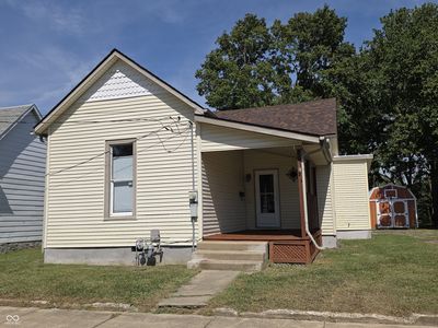 324 W Locust St