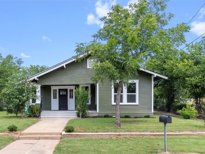 709 Avenue H