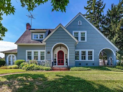 1005 Haldimand Ave