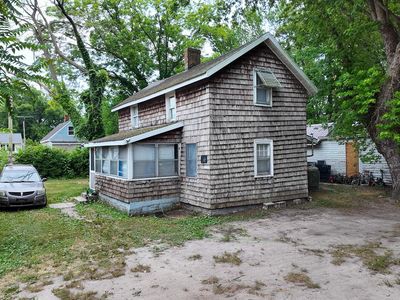 100 Brown Ln