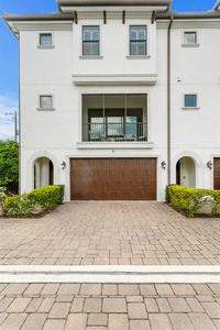 3215 W De Leon St #6