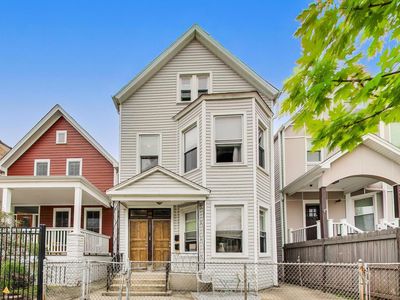 2955 N Gresham Ave