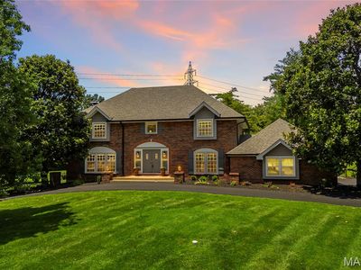 12405 Montsouris Dr