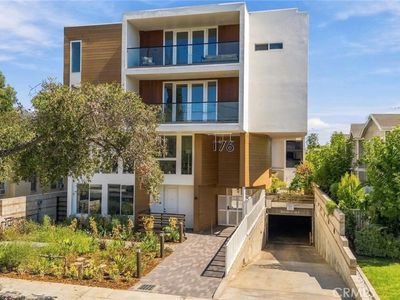 176 N Catalina Ave #102