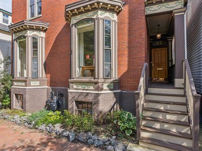 77 Carleton Street