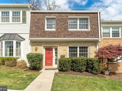 309 Center St N