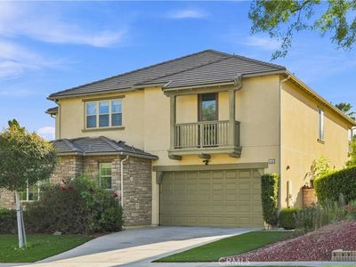 858 E Manresa Dr