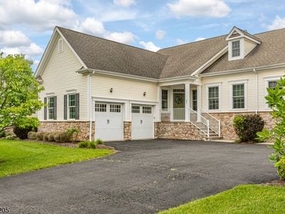 61 Bedford Dr