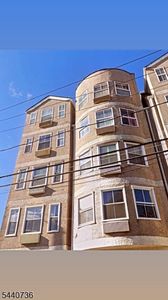 56-60 Ferguson St #C1