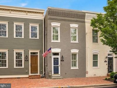 1005 Oronoco St