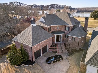 123 Founders Ln