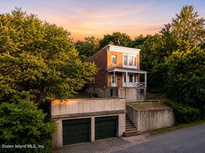180 Stanley Ave