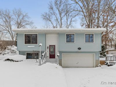 4172 Huntington Ave NE