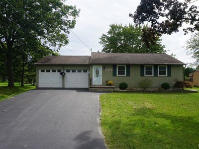 Property at 8432 Grandview Dr, Cicero, NY