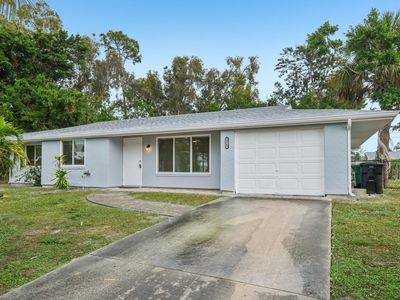 2325 SE Seafury Lane