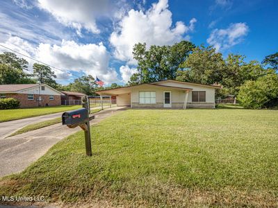 110 Elliott Pl