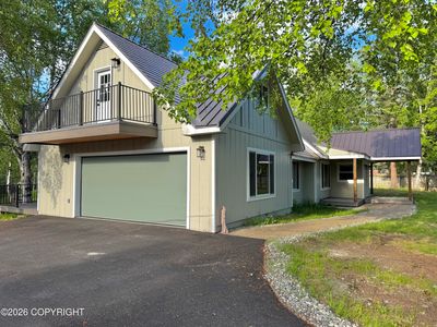 735 W Winter Ave