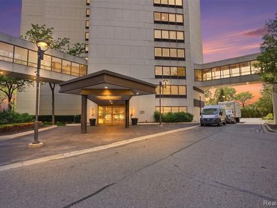 300 Riverfront Dr