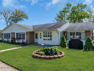 601B Lake Point Drive #601B
