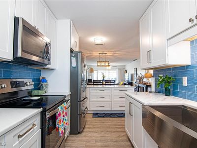 708 Victoria Dr APT 203