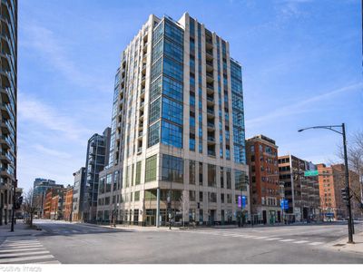 150 W Superior St #1105