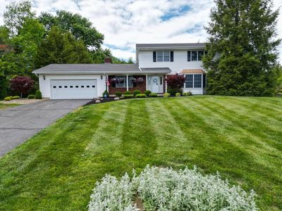 65 Applewood Dr