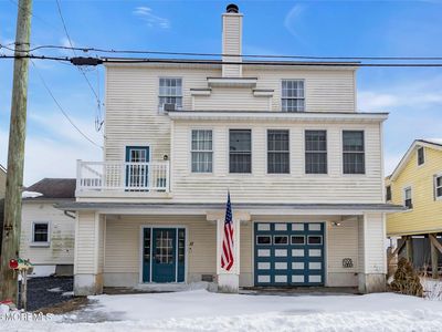11 Avenue D