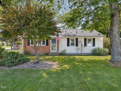 136 Kenwood Avenue