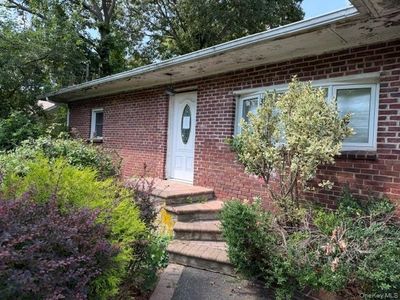 Property at 34 Raymond Court, Holbrook, NY