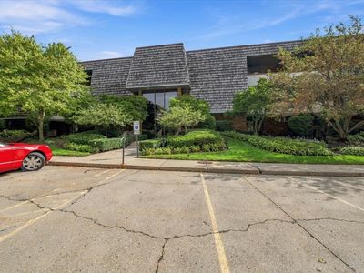Property at 100 Red Top Dr APT 303, Libertyville, IL